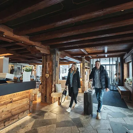 酒店 Budget At Alpen Resort, & Dining