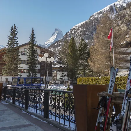 酒店 Budget At Alpen Resort, & Dining 3*