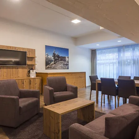 Budget At Alpen Resort, & Dining 3* 采尔马特